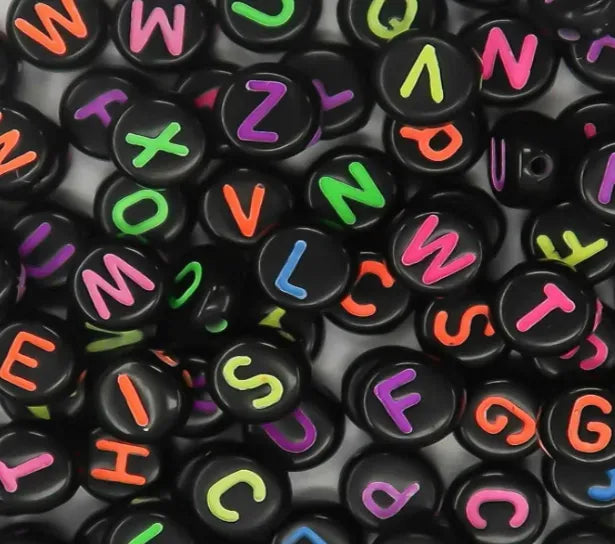 100/500Pcs 7mm Multicolor & Black Alphabet Beads